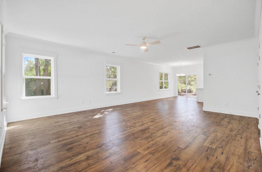 Spacious, unfurnished interior of a new home in , Charleston (Image 19).