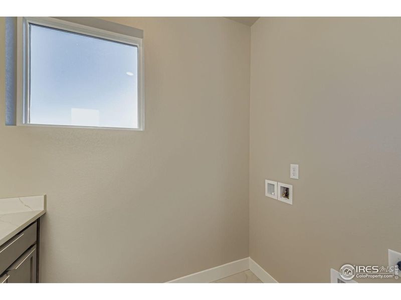 Spacious, unfurnished interior of a new home in Baseline, Broomfield (Image 27).