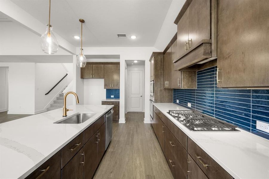 701 Iris- Kitchen-3 701 Iris- Kitchen-3