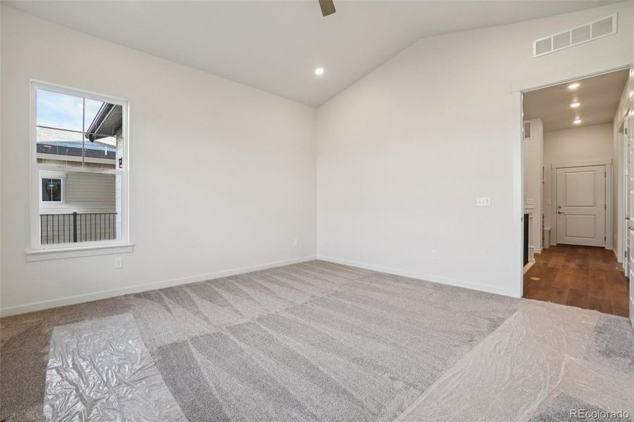 Spacious, unfurnished interior of a new home in , Fort Collins (Image 38).