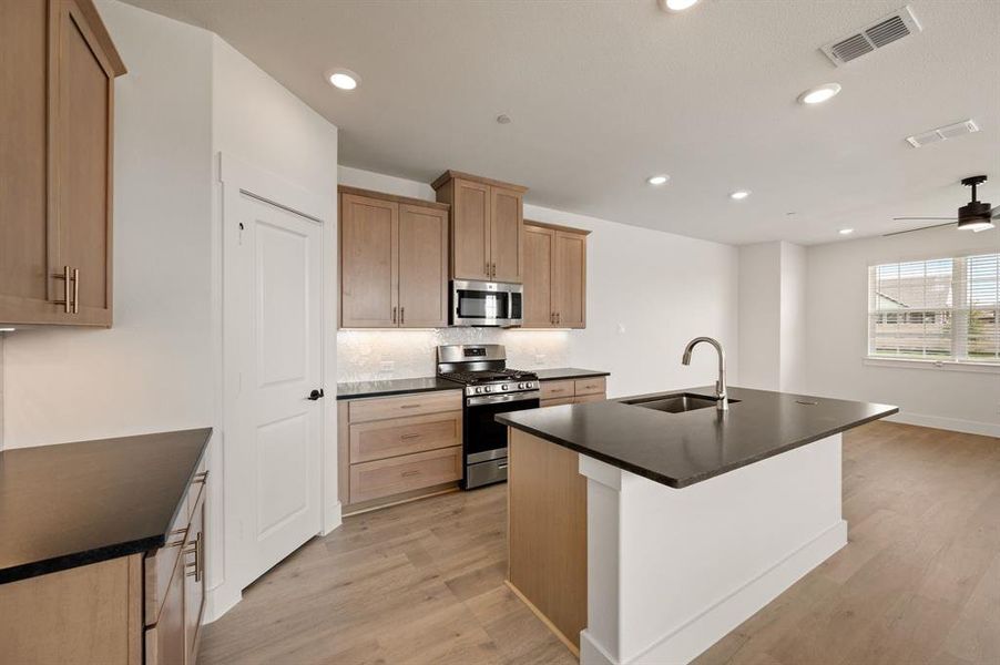 All the chefs in the family will love creating fantastic meals in this dream kitchen!