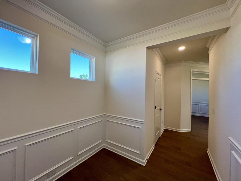 Spacious, unfurnished interior of a new home in Bellevue, Greenville (Image 8).