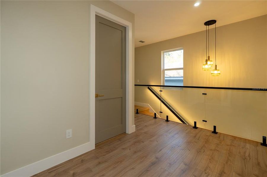 Spacious, unfurnished interior of a new home in , Tampa (Image 35).