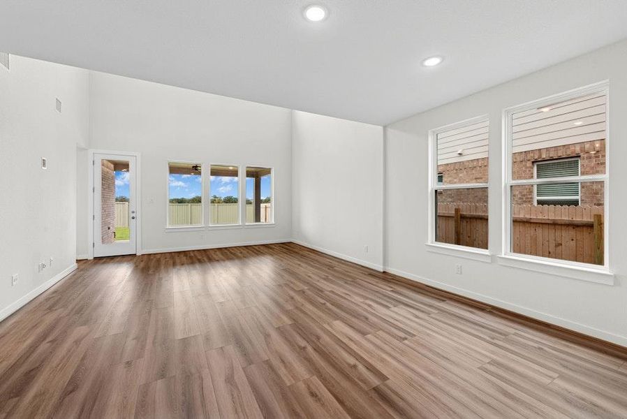 Spacious, unfurnished interior of a new home in Santa Rita Ranch, Liberty Hill (Image 27). Spacious, unfurnished interior of a new home in Santa Rita Ranch, Liberty Hill (Image 27).