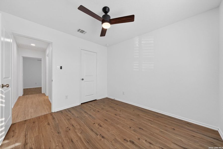Spacious, unfurnished interior of a new home in Hidden Trails, Bulverde (Image 18).