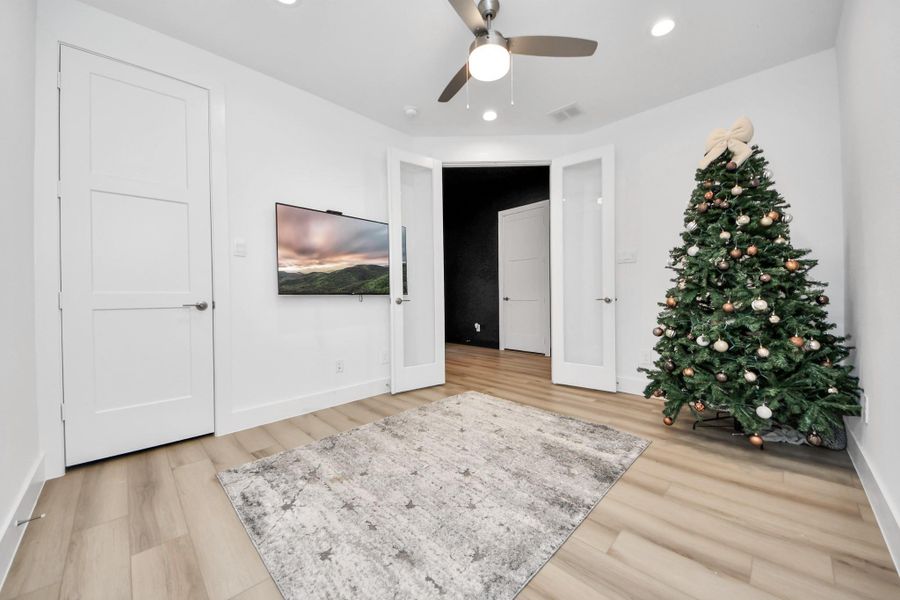 Spacious, unfurnished interior of a new home in Hills of Westlake, Conroe (Image 37). Spacious, unfurnished interior of a new home in Hills of Westlake, Conroe (Image 37).