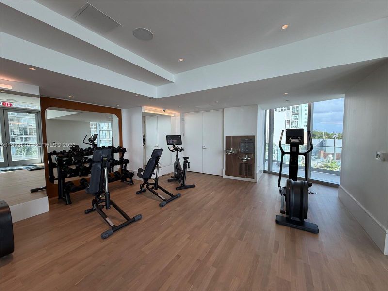 Community amenities in , Miami (Image 38).