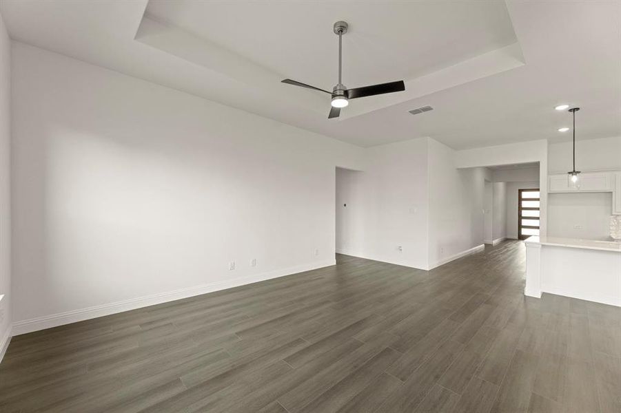 02_3513 Honeysuckle, Melissa 02_3513 Honeysuckle, Melissa