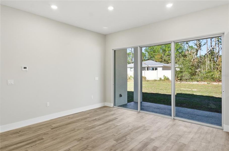 Spacious, unfurnished interior of a new home in , Ocala (Image 16).