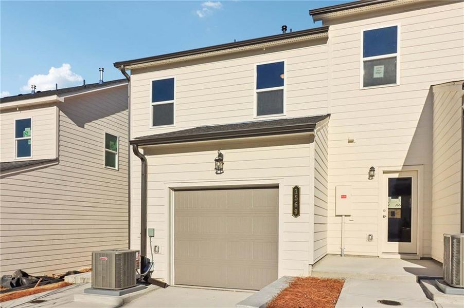 Exterior details and patio area of a home in Park Vue, Atlanta (Image 4).