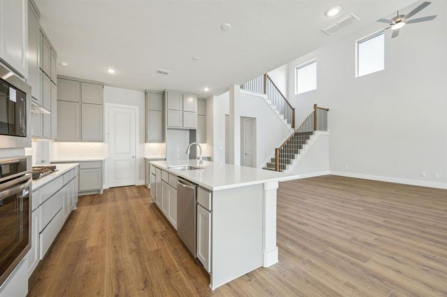 Furnished interior view inside a new home in Dove Hollow, Waxahachie (Image 11). Furnished interior view inside a new home in Dove Hollow, Waxahachie (Image 11).