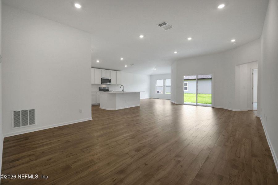 Spacious, unfurnished interior of a new home in Wilford Oaks, Orange Park (Image 35). Spacious, unfurnished interior of a new home in Wilford Oaks, Orange Park (Image 35).