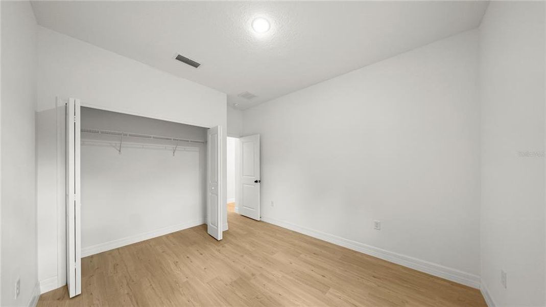 Spacious, unfurnished interior of a new home in , Citrus Springs (Image 25).