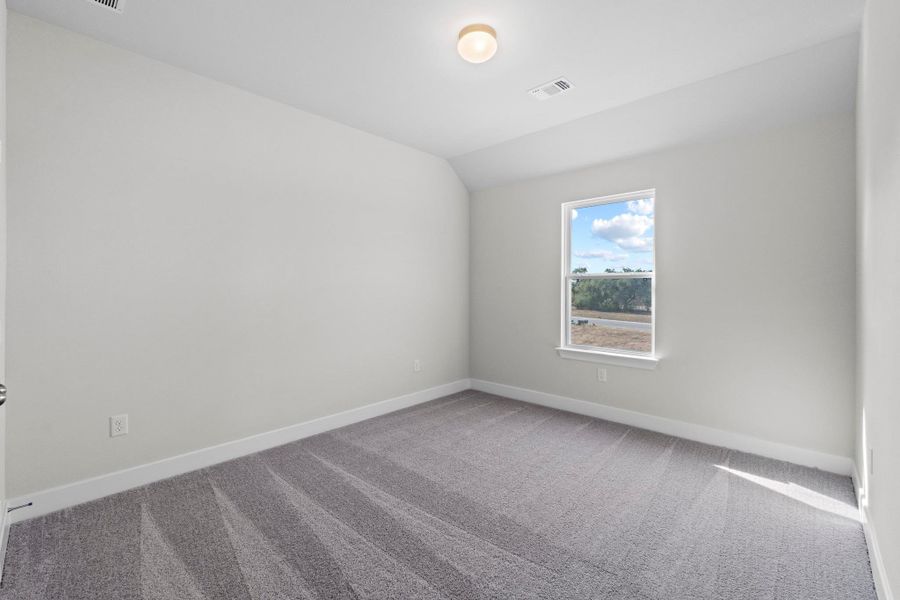 Spacious, unfurnished interior of a new home in Parmer Ranch, Georgetown (Image 34).