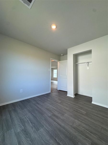 Spacious, unfurnished interior of a new home in Santa Fe, Cleveland (Image 22).
