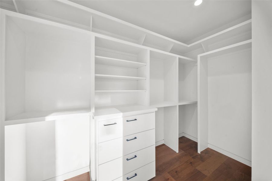 Spacious, unfurnished interior of a new home in , Austin (Image 38).