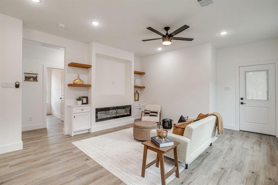 Furnished interior view inside a new home in , Fort Worth (Image 16). Furnished interior view inside a new home in , Fort Worth (Image 16).