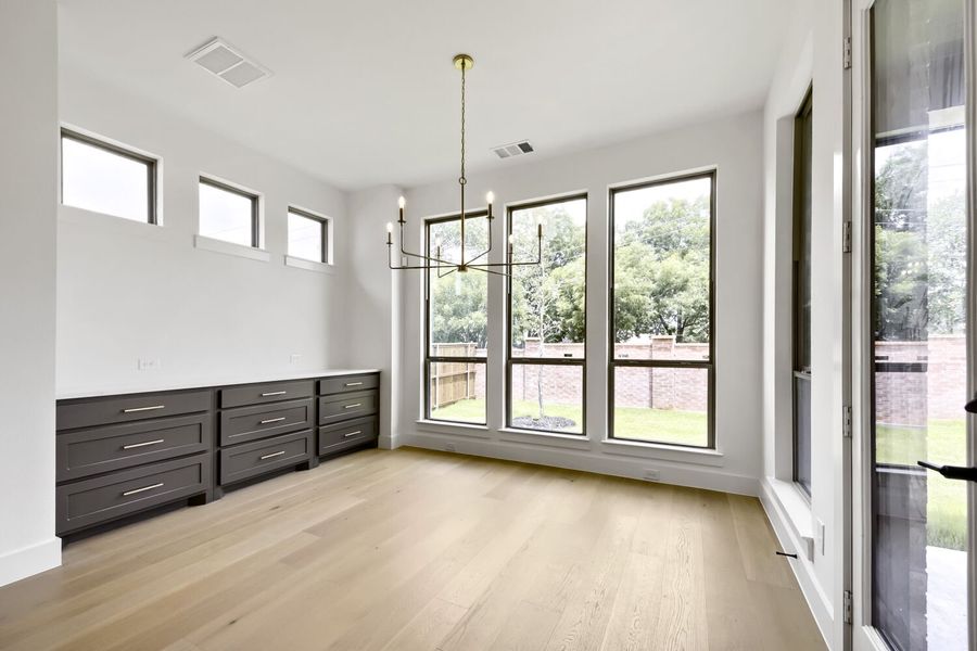 Plan 1645 Representative Photo - Dining Area