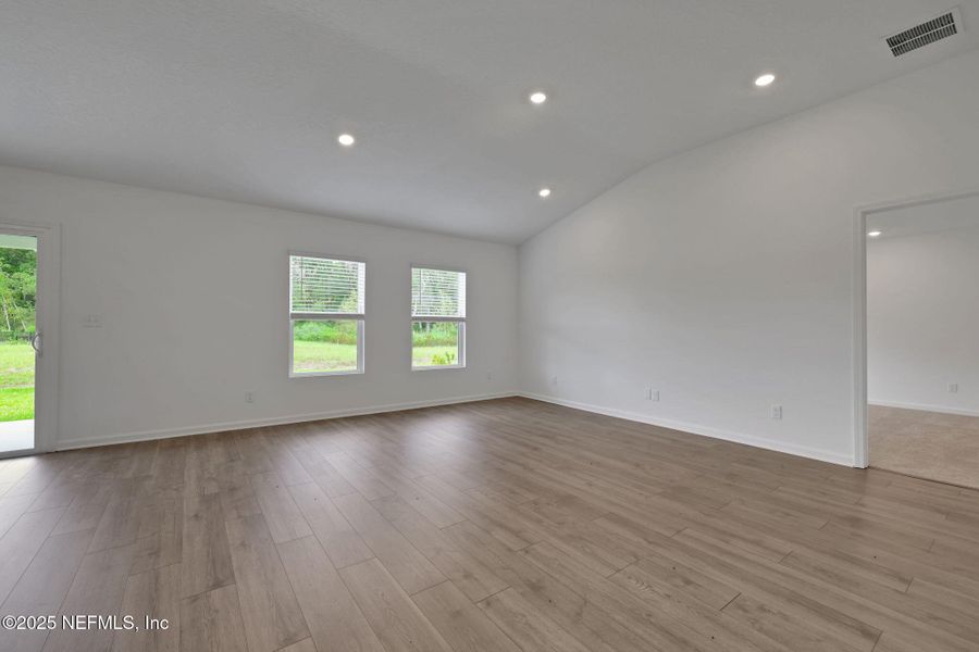 Spacious, unfurnished interior of a new home in Wilford Oaks, Orange Park (Image 10). Spacious, unfurnished interior of a new home in Wilford Oaks, Orange Park (Image 10).