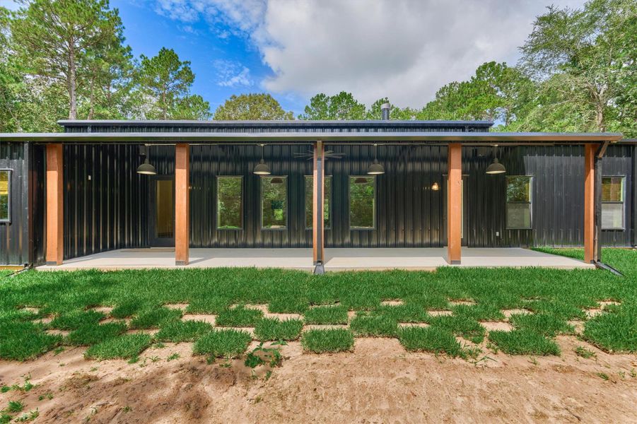 Imagine relaxing at the end of the day on this amazing porch and surrounded by nature
