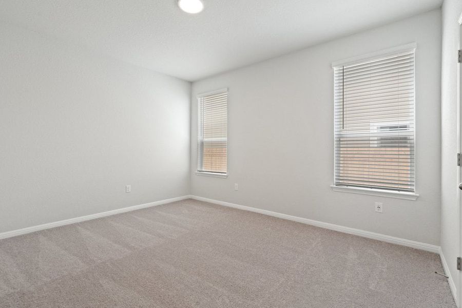 Spacious, unfurnished interior of a new home in Porter Country, Buda (Image 14).