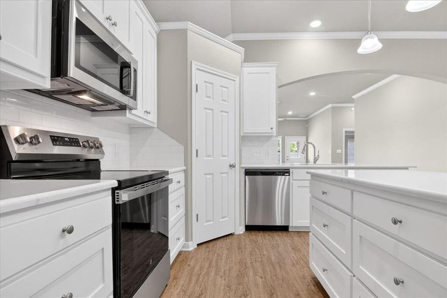 Furnished interior view inside a new home in , Robinson (Image 8).