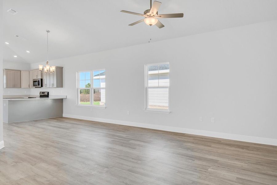 Spacious, unfurnished interior of a new home in The Bluffs at Lafayette, Freeport (Image 10).