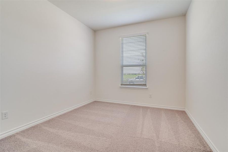 Spacious, unfurnished interior of a new home in Cottonwood Creek, Seagoville (Image 14).