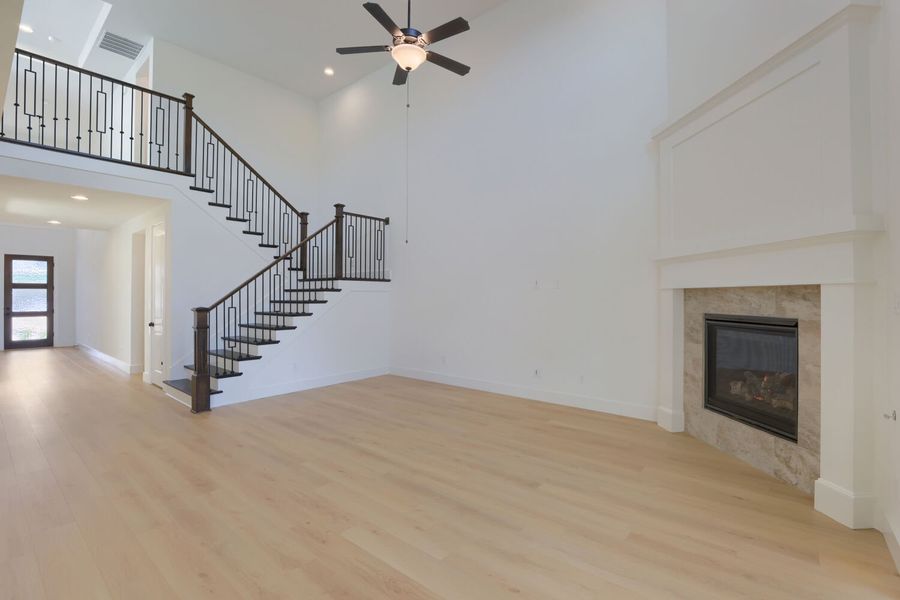 4324 Double Diamond - Living Area