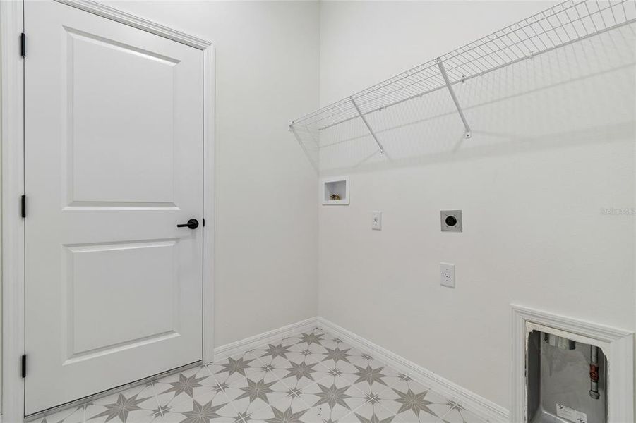 Spacious, unfurnished interior of a new home in Waterset Tradition Series, Apollo Beach (Image 16). Spacious, unfurnished interior of a new home in Waterset Tradition Series, Apollo Beach (Image 16).