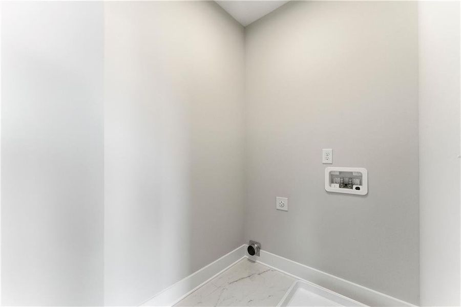 Spacious, unfurnished interior of a new home in , Hampton (Image 33).