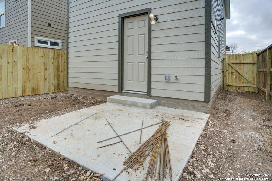 Exterior details and patio area of a home in , San Antonio (Image 22).