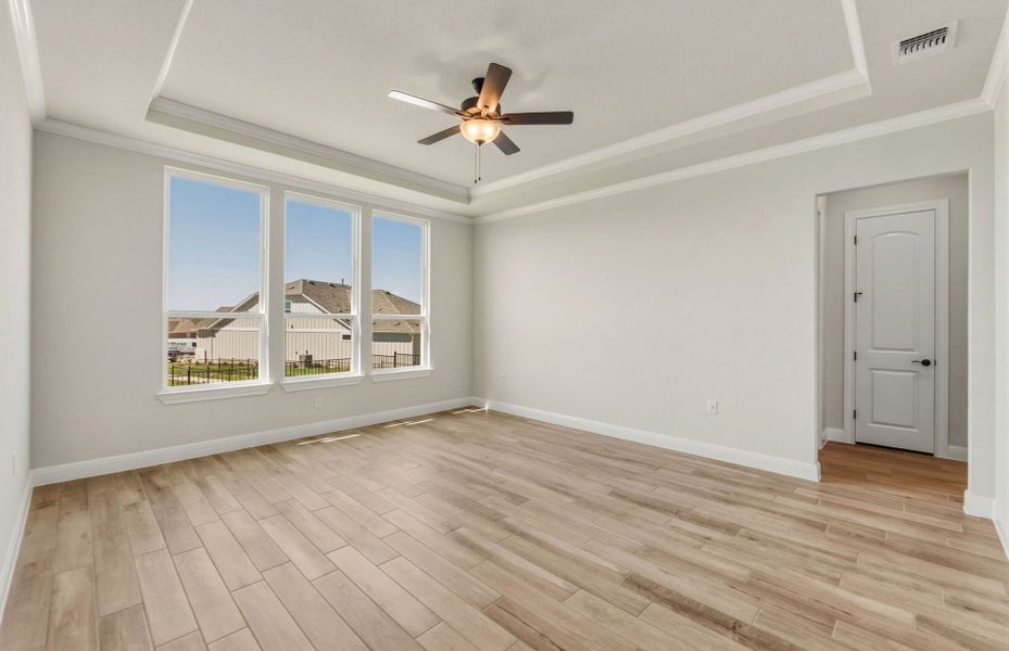Spacious, unfurnished interior of a new home in Sun City Texas, Georgetown (Image 36).