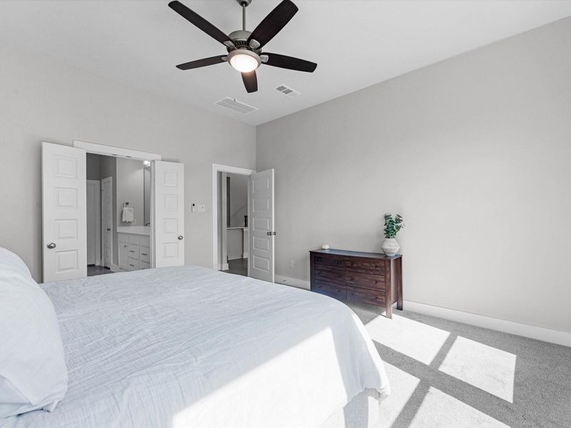 Furnished interior view inside a new home in Woodson’s Reserve 50′, Spring (Image 13). Furnished interior view inside a new home in Woodson’s Reserve 50′, Spring (Image 13).