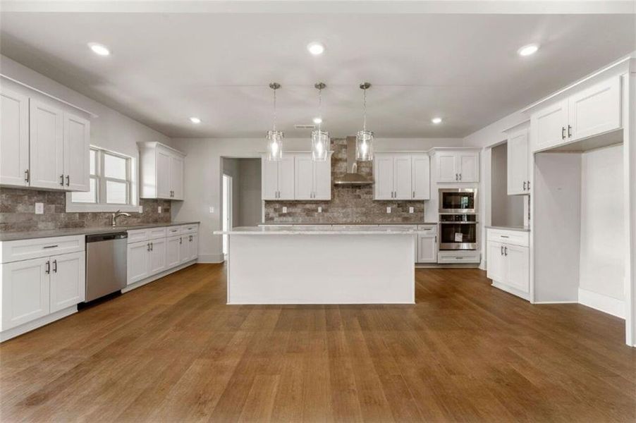 Furnished interior view inside a new home in SteepleChase, Hoschton (Image 8).