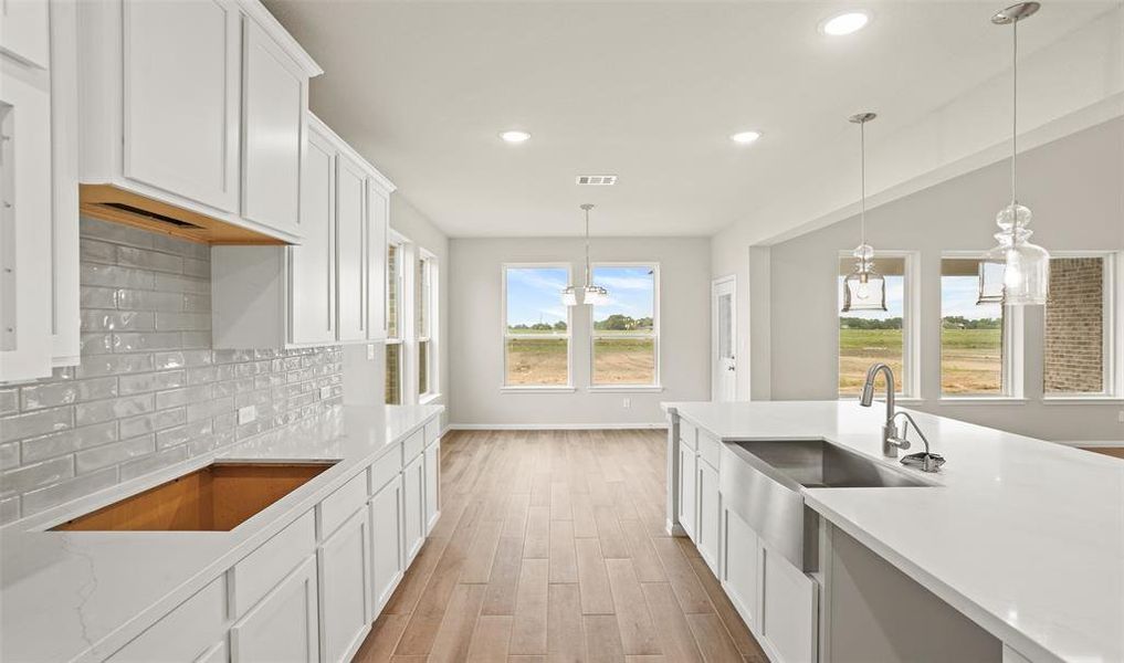 Tile backsplash in kitchen (*Photo not of actual home and used for illustration purposes only.)