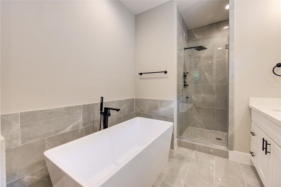 Furnished interior view inside a new home in , Houston (Image 30).