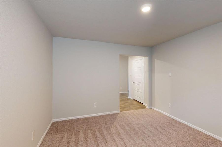 Spacious, unfurnished interior of a new home in Forest Park, Princeton (Image 25).
