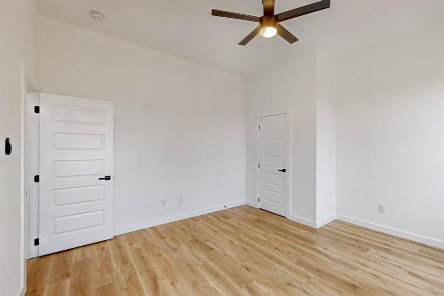 Spacious, unfurnished interior of a new home in , Dallas (Image 18).