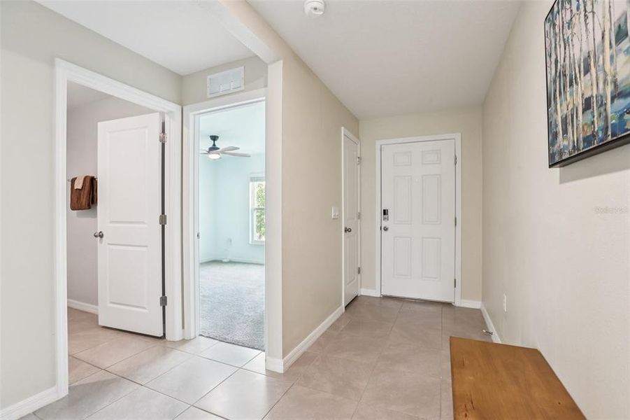 Spacious, unfurnished interior of a new home in North Park Isle, Plant City (Image 20).