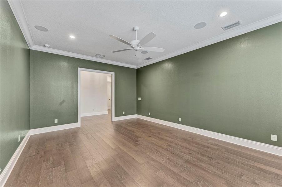 Spacious, unfurnished interior of a new home in The Alcove at Waterside, Sarasota (Image 52). Spacious, unfurnished interior of a new home in The Alcove at Waterside, Sarasota (Image 52).