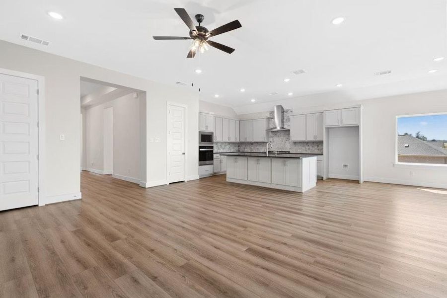 Spacious, unfurnished interior of a new home in Double Eagle Ranch, Cedar Creek (Image 22). Spacious, unfurnished interior of a new home in Double Eagle Ranch, Cedar Creek (Image 22).