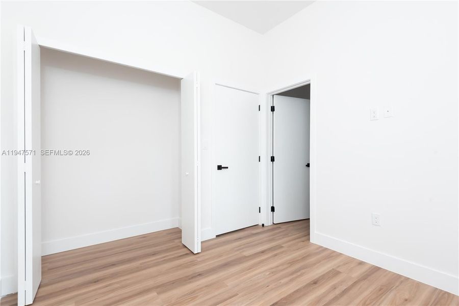 Spacious, unfurnished interior of a new home in , Miami (Image 14).
