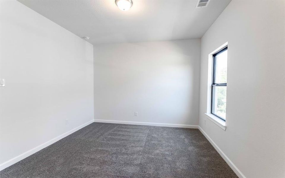 Spacious, unfurnished interior of a new home in Sonoma Verde, Rockwall (Image 21).