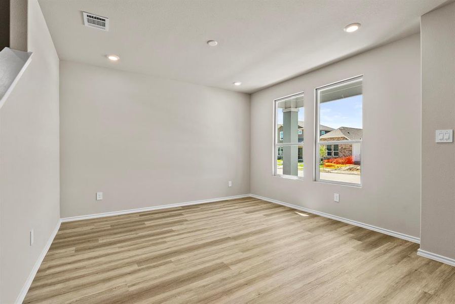 Spacious, unfurnished interior of a new home in Orchard Village, Fort Worth (Image 26). Spacious, unfurnished interior of a new home in Orchard Village, Fort Worth (Image 26).