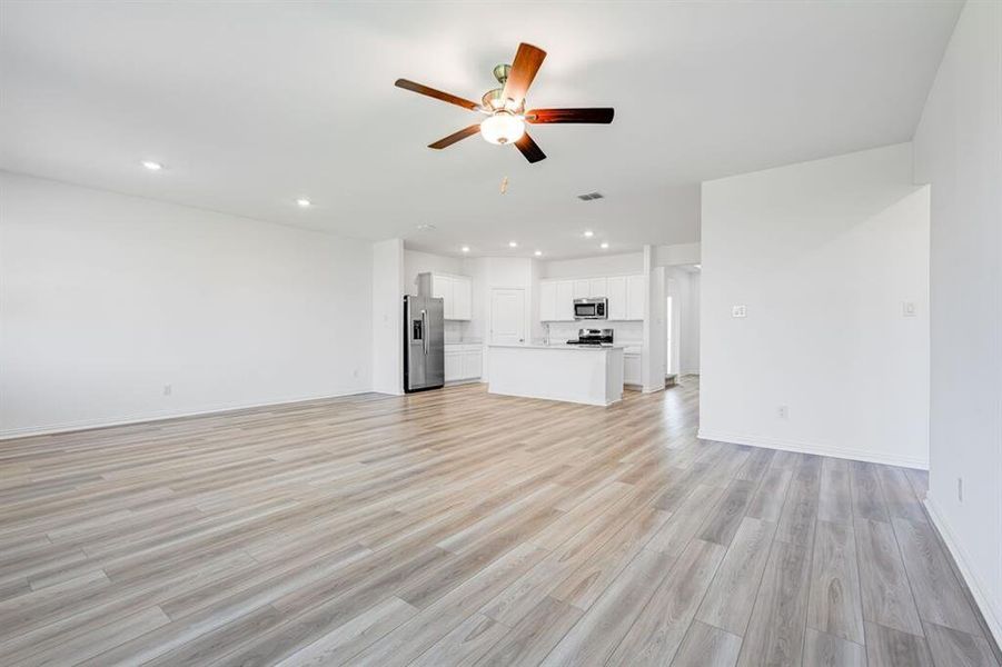Spacious, unfurnished interior of a new home in River Ridge, Crandall (Image 18). Spacious, unfurnished interior of a new home in River Ridge, Crandall (Image 18).