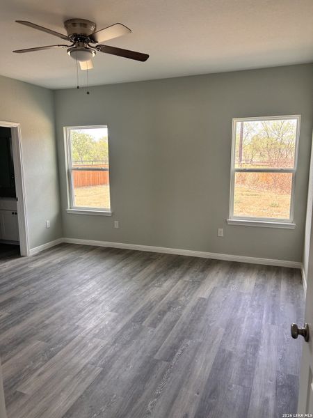 Spacious, unfurnished interior of a new home in , Nixon (Image 11).