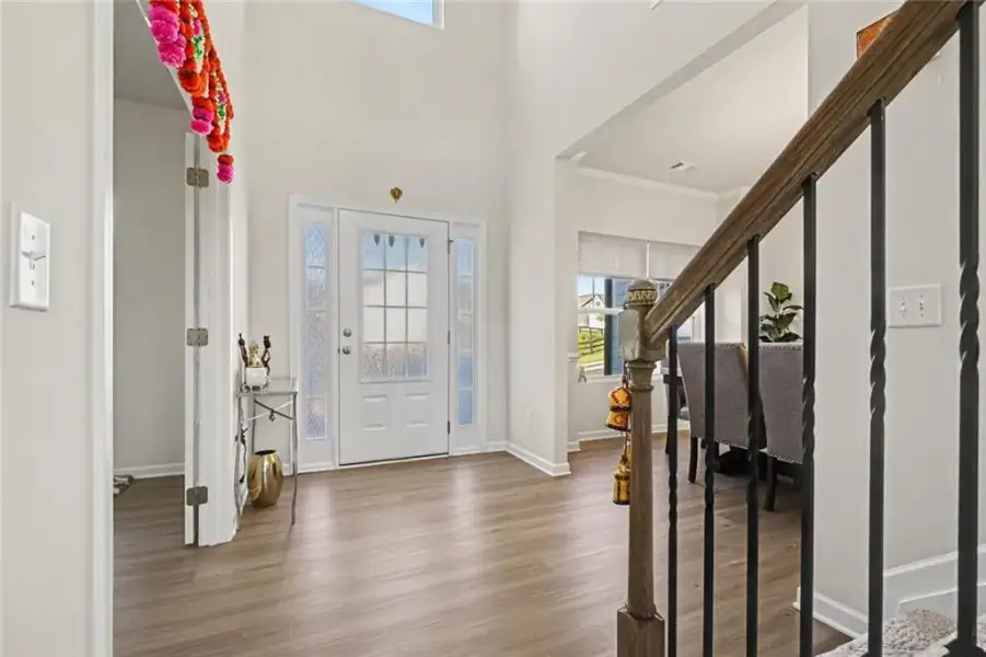 Furnished interior view inside a new home in , Dallas (Image 7).