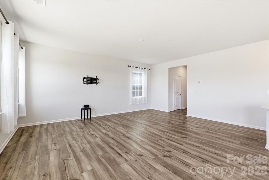 Spacious, unfurnished interior of a new home in Elizabeth, Fort Mill (Image 29).