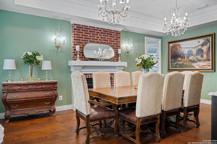 Furnished interior view inside a new home in , Kenedy (Image 44).